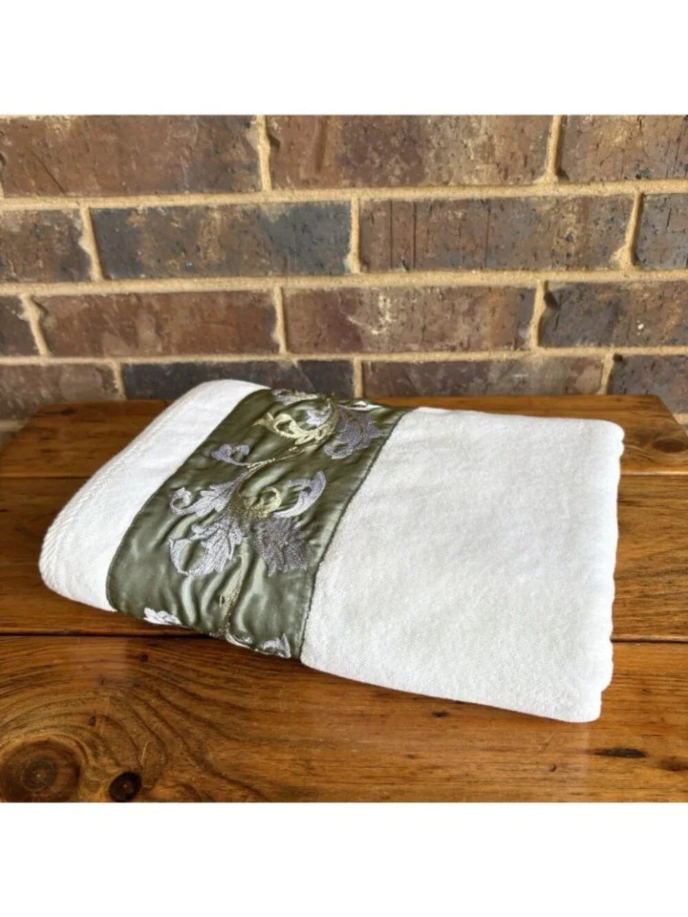 CROSCILL Home Cream Floral Sage Green Embroidered 100% Cotton Bath Towel 27”x48”